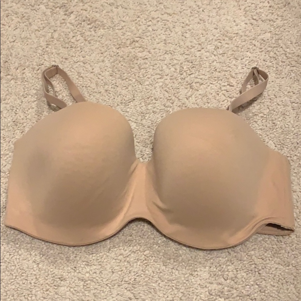 Victoria’s Secret strapless bra